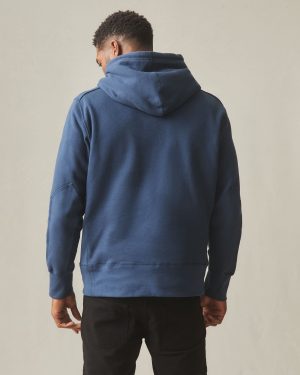 Men’s Classic Pullover – Spellbound