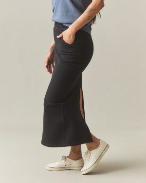 Women’s Midweight Fleece Skirt – Black