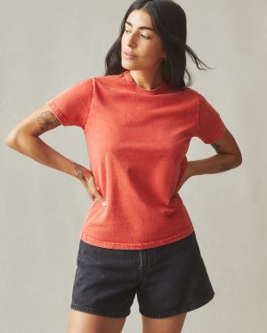 Women’s Vintage Crew Tee – Mineral Wash Crimson