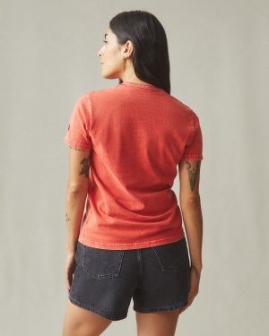 Women’s Vintage Crew Tee – Mineral Wash Crimson