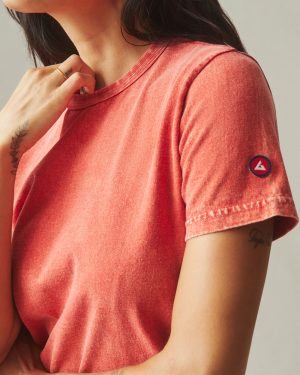 Women’s Vintage Crew Tee – Mineral Wash Crimson
