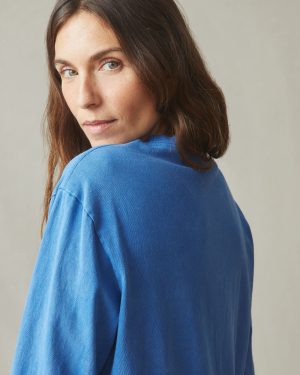 Women’s Vintage Crew Long Sleeve Tee – Washed Blue Aura