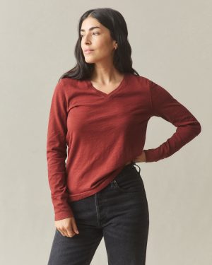 Women’s Premium Slub Long Sleeve V-Neck Tee – Russet Brown