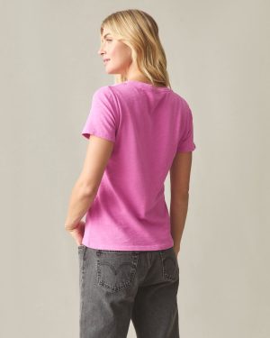 Women’s Premium Slub V-Neck Tee – Fiji Flower