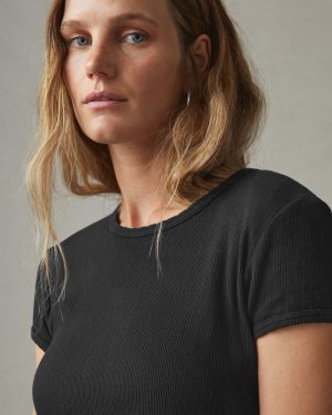 Women’s Baby Tee – Black