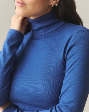 Women’s Luxe Rib Turtleneck – Navy Peony