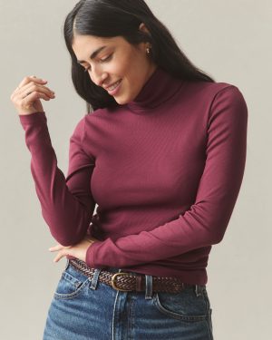 Women’s Luxe Rib Turtleneck – Zinfandel